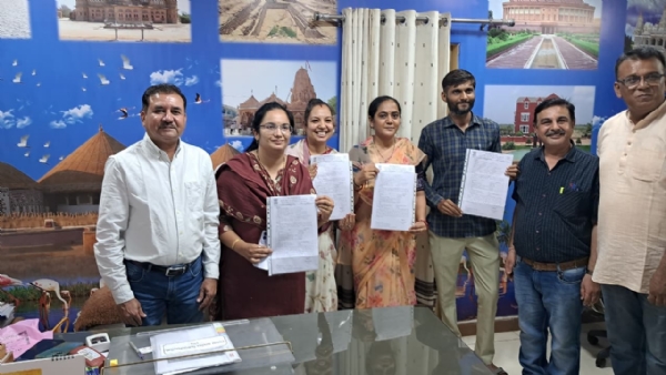 શિક્ષકોને પૂર્ણ પગારના આદેશ અપાયા શિક્ષકોને પૂર્ણ પગારના આદેશ અપાયા