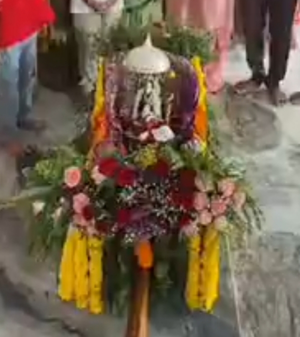 પાટણમાં ખોડિયાર માતાજીની ભવ્ય પાલખી યાત્રા નીકળી પાટણમાં ખોડિયાર માતાજીની ભવ્ય પાલખી યાત્રા નીકળી