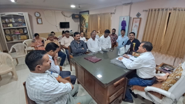 શિક્ષકોને પૂર્ણ પગારના આદેશ અપાયા શિક્ષકોને પૂર્ણ પગારના આદેશ અપાયા