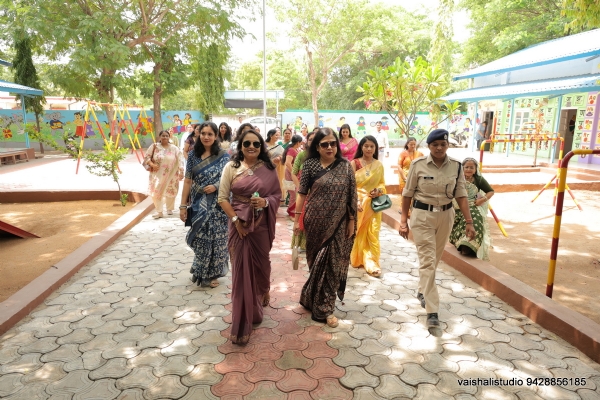 પશ્ચિમ રેલવે મહિલા કલ્યાણ સંગઠનની અધ્યક્ષા પશ્ચિમ રેલવે મહિલા કલ્યાણ સંગઠનની અધ્યક્ષા