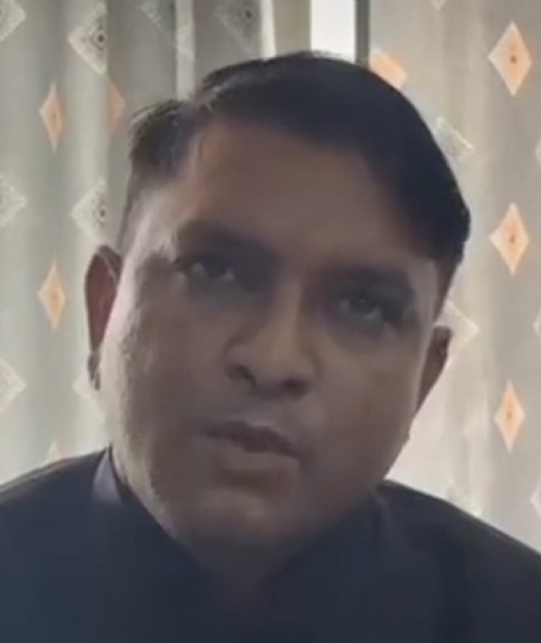 ગુજરાત ATSએ આતંકવાદ વિરોધી અભિયાન હેઠળ સિદ્ધપુરથી જૈશ-એ-મોહમ્મદના 5 શંકાસ્પદ આતંકી ઝડપાયા, 8 દિવસના રિમાન્ડ મંજૂર ગુજરાત ATSએ આતંકવાદ વિરોધી અભિયાન હેઠળ સિદ્ધપુરથી જૈશ-એ-મોહમ્મદના 5 શંકાસ્પદ આતંકી ઝડપાયા, 8 દિવસના રિમાન્ડ મંજૂર