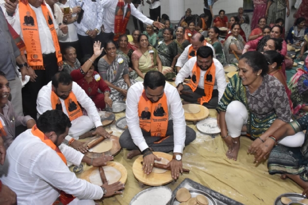 પરબધામ ખાતે અષાઢી બીજના મહોત્સવમાં સહભાગી બન્યાં પરબધામ ખાતે અષાઢી બીજના મહોત્સવમાં સહભાગી બન્યાં