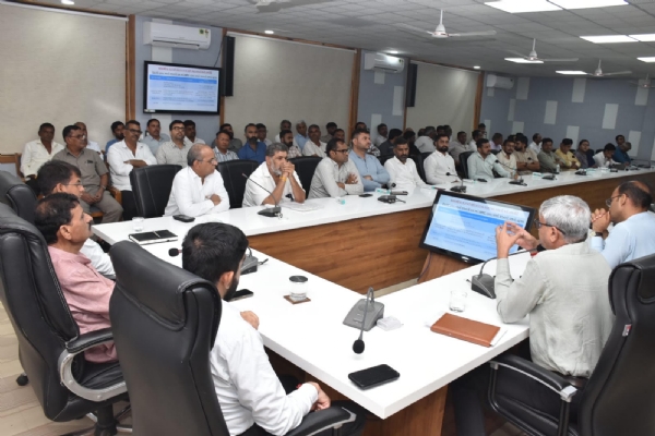 In Morbi, the Minister of State held a meeting with farmer representatives to provide compensation to farmers regarding power lines In Morbi, the Minister of State held a meeting with farmer representatives to provide compensation to farmers regarding power lines