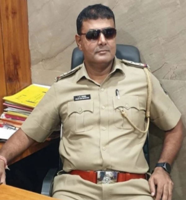 લાંચ કેસના આરોપી પોલીસ સબ ઇન્સ્પેક્ટર લાંચ કેસના આરોપી પોલીસ સબ ઇન્સ્પેક્ટર