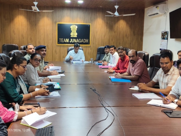 જિલ્લા માર્ગ સલામતી સમિતિની બેઠક યોજાઇ જિલ્લા માર્ગ સલામતી સમિતિની બેઠક યોજાઇ