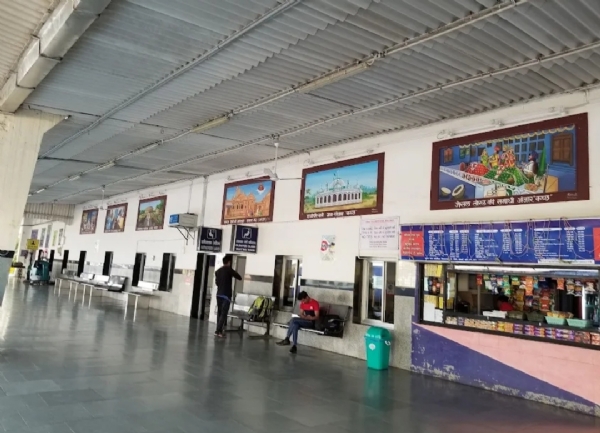 ભુજ રેલવે સ્ટેશન ભુજ રેલવે સ્ટેશન