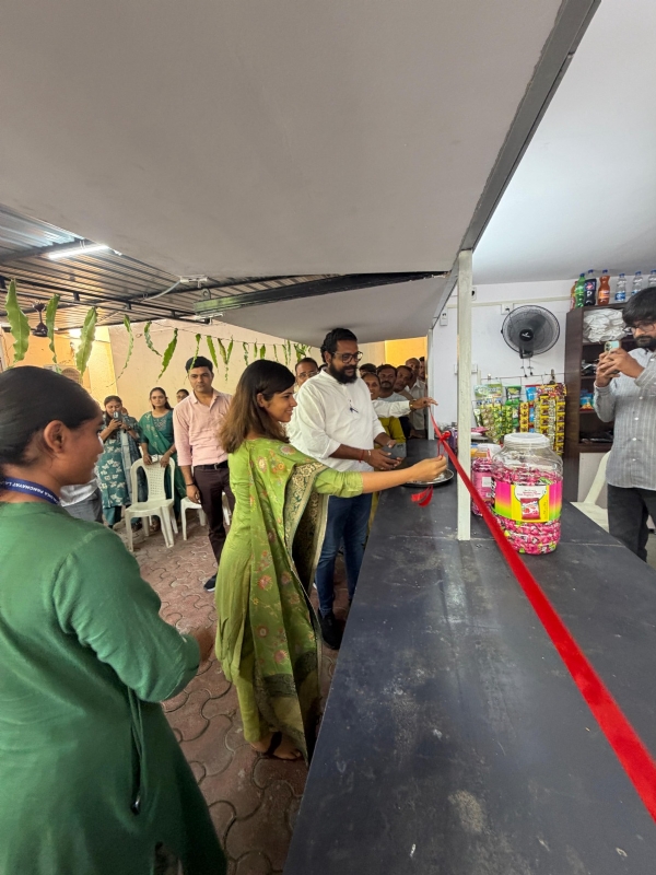લાલપુર ખાતે વિવિધ પ્રકલ્પો ના લોકાર્પણ લાલપુર ખાતે વિવિધ પ્રકલ્પો ના લોકાર્પણ