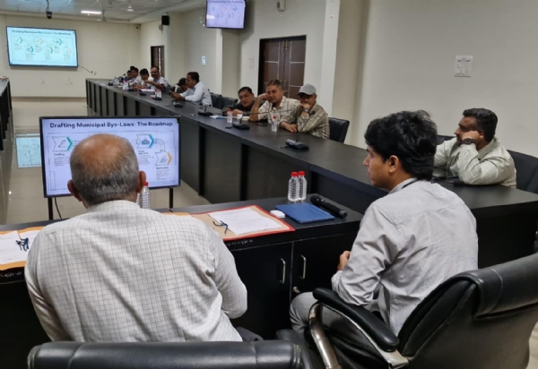 પોરબંદર મહાનગરપાલિકા દ્વારા સોલિડ વેસ્ટ મેનેજમેન્ટ નિયમો–2026 અંતર્ગત બલ્ક વેસ્ટ જનરેટર્સ માટે માર્ગદર્શન બેઠક યોજાઈ. પોરબંદર મહાનગરપાલિકા દ્વારા સોલિડ વેસ્ટ મેનેજમેન્ટ નિયમો–2026 અંતર્ગત બલ્ક વેસ્ટ જનરેટર્સ માટે માર્ગદર્શન બેઠક યોજાઈ.