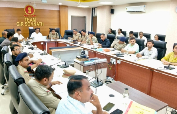મેરેથોન મિટિંગો યોજાઈ માર્ગ સલામતિ, કોસ્ટલ સિક્યુરિટી, કાયદો અને વ્યવસ્થા સહિતની મેરેથોન મિટિંગો યોજાઈ માર્ગ સલામતિ, કોસ્ટલ સિક્યુરિટી, કાયદો અને વ્યવસ્થા સહિતની