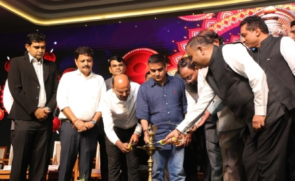 સુરત ખાતે નાયબ મુખ્યમંત્રી હર્ષ સંઘવી સુરત ખાતે નાયબ મુખ્યમંત્રી હર્ષ સંઘવી
