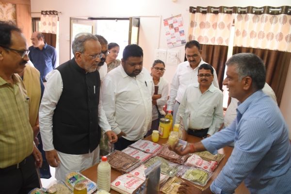 પોરબંદર જિલ્લામાં પ્રાકૃતિક ખેતીને પ્રોત્સાહન આપવા નવતર પ્રયાસ. પોરબંદર જિલ્લામાં પ્રાકૃતિક ખેતીને પ્રોત્સાહન આપવા નવતર પ્રયાસ.