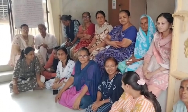 છસરા ખાતે બેઠક યોજાઈ છસરા ખાતે બેઠક યોજાઈ