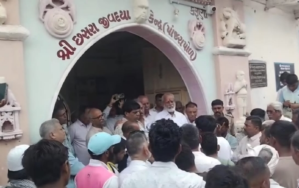 છસરા ખાતે બેઠક યોજાઈ છસરા ખાતે બેઠક યોજાઈ
