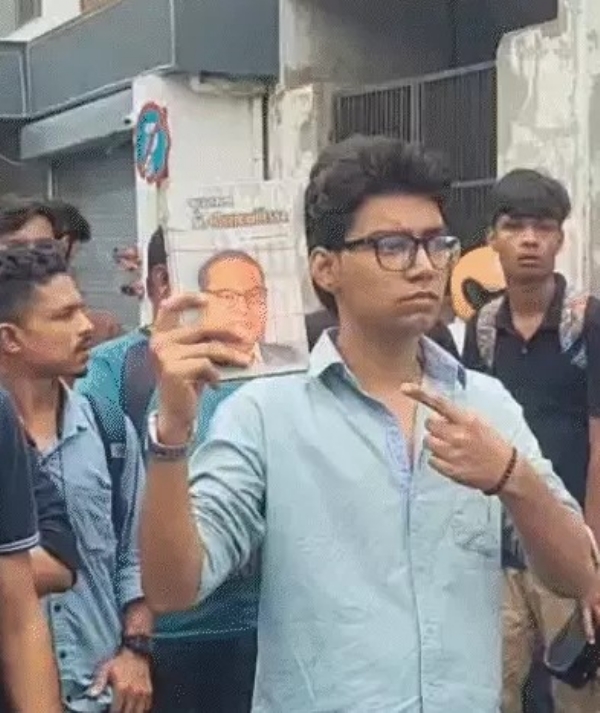 Protest in support of Sonam Wangchuk in Ahmedabad Protest in support of Sonam Wangchuk in Ahmedabad