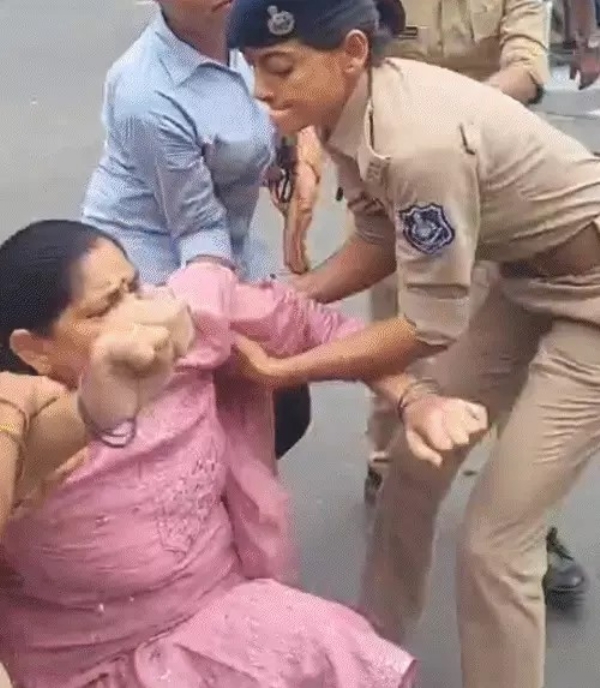 Protest in support of Sonam Wangchuk in Ahmedabad Protest in support of Sonam Wangchuk in Ahmedabad