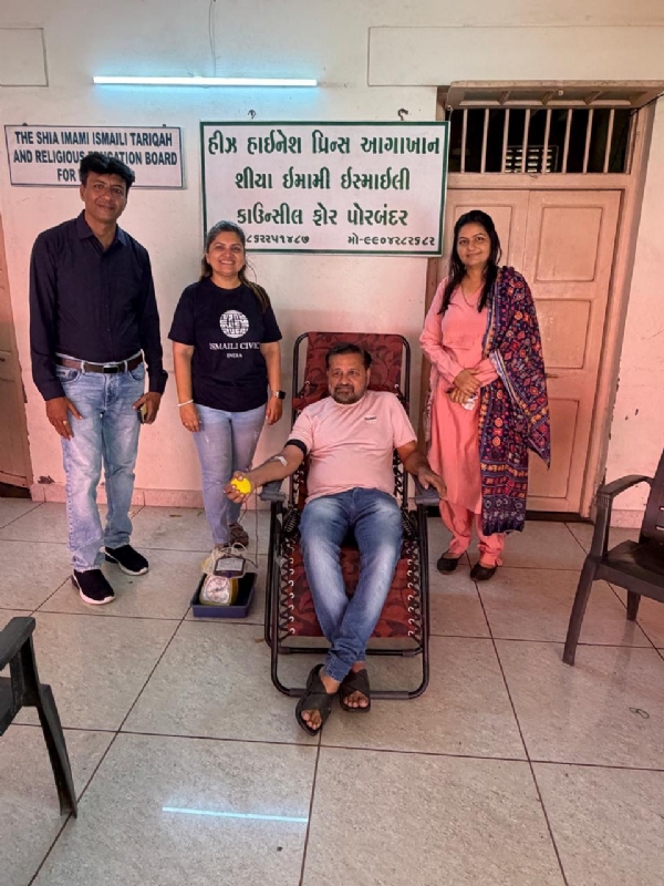 પોરબંદરમાં રક્તની અછત વચ્ચે સ્વૈચ્છિક રક્તદાન કેમ્પ યોજાયો.