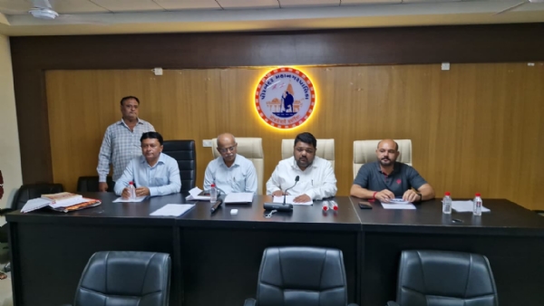 પોરબંદર મહાનગરપાલિકાના મેયરના અધ્યક્ષ સ્થાને જનરલ બોર્ડની બેઠક યોજાઇ. પોરબંદર મહાનગરપાલિકાના મેયરના અધ્યક્ષ સ્થાને જનરલ બોર્ડની બેઠક યોજાઇ.