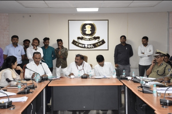 સફાઈ કર્મચારીઓના પ્રશ્નો અંગે સમીક્ષા બેઠક