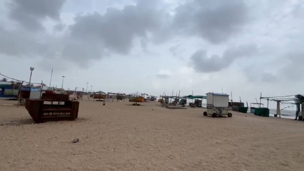 માંડવી દરિયા કિનારો ખાલી કરાવાયું