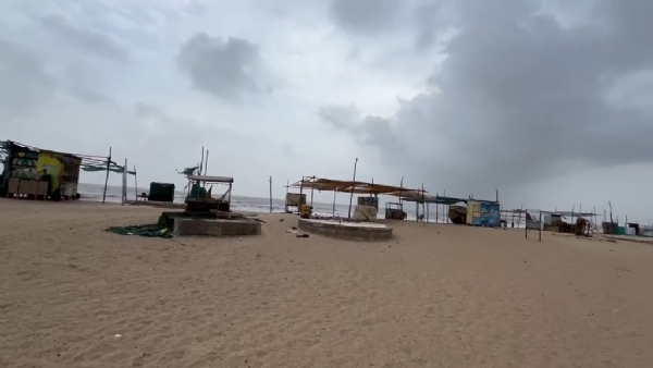 માંડવી દરિયા કિનારો ખાલી કરાવાયું