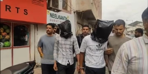 હોટલ કોમ્બિંગ ડ્રાઈવમાં ડ્રગ્સ સાથે પકડાયેલ આરોપીઓ