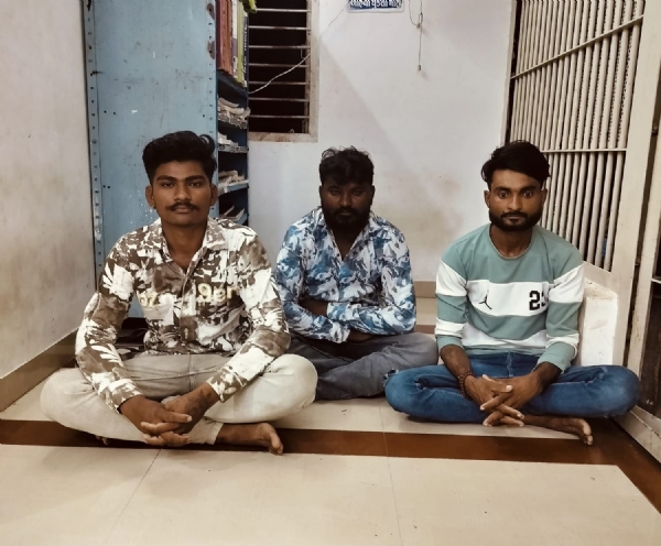 રાણાવાવમાં જુગારધામ  પર પોલીસનો દરોડો.