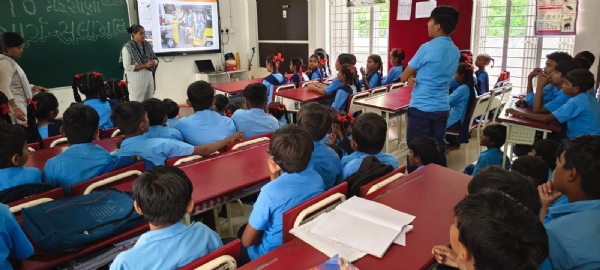મહેસાણા RTO દ્વારા રતનગઢ-લીંચ અનુપમ પ્રાથમિક શાળામાં રોડ સેફ્ટી અંગે વિદ્યાર્થીઓને માર્ગદર્શન મહેસાણા RTO દ્વારા રતનગઢ-લીંચ અનુપમ પ્રાથમિક શાળામાં રોડ સેફ્ટી અંગે વિદ્યાર્થીઓને માર્ગદર્શન