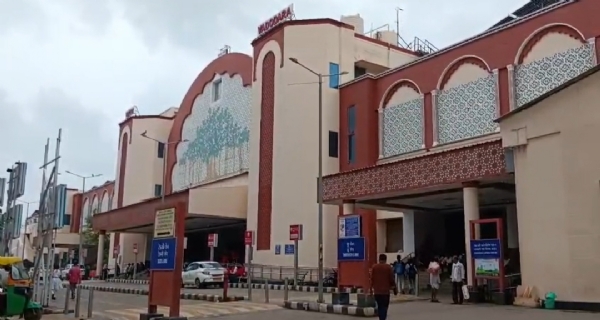 વડોદરા રેલવે સ્ટેશન વડોદરા રેલવે સ્ટેશન