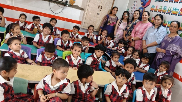 JCI પોરબંદર મહિલા વિંગ દ્વારા પ્રી-સ્કૂલોમાં “ગુડ ટચ – બેડ ટચ” જાગૃતિ અભિયાન યોજાયું.