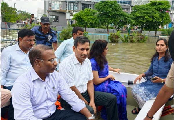 Principal Secretary Milind Torvan visiting Khadipur affected areas