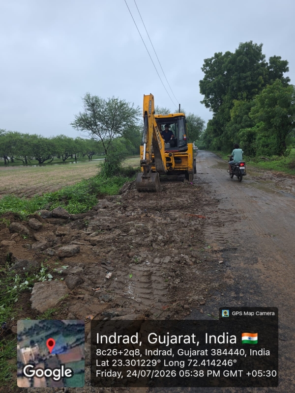 કડીના ઈન્દ્રાડ ટોરેન્ટ રોડ પર ભારે વરસાદથી ધોવાયેલો માર્ગ તાત્કાલિક મરામત કરી વાહનવ્યવહાર પૂર્વવત કરાયો