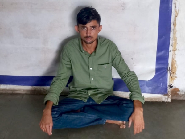 ચિટિંગ કેસનો ફરાર આરોપી ચિટિંગ કેસનો ફરાર આરોપી