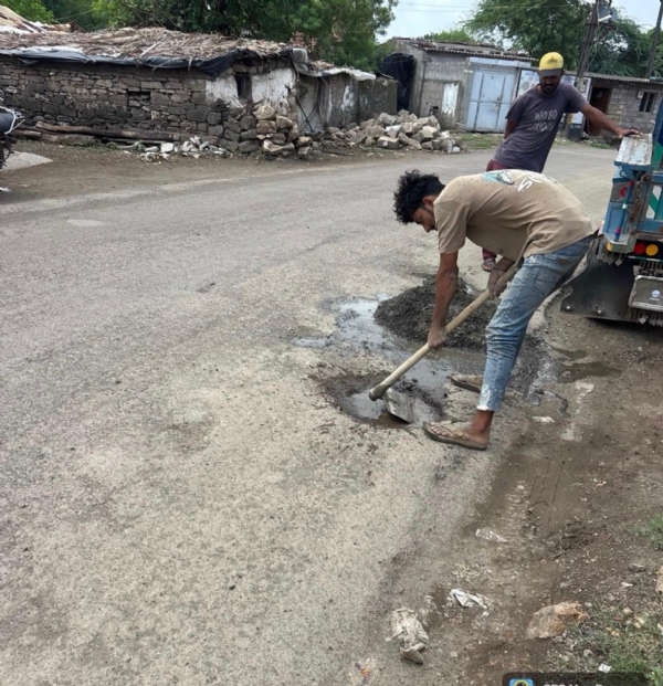 માર્ગ અને મકાન વિભાગ રાજ્ય દ્વારા જિલ્લાના
