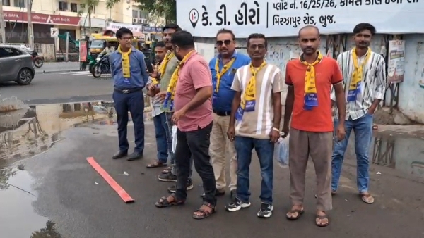 ધર્મેન્દ્ર પ્રધાનના રાજીનામાની ઉજવણી કરાઈ ધર્મેન્દ્ર પ્રધાનના રાજીનામાની ઉજવણી કરાઈ