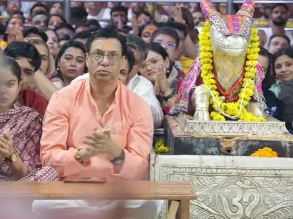 મહાકાલ ની પૂજા કરતા ફિલ્મ નિર્માતા મધુર ભંડારકર