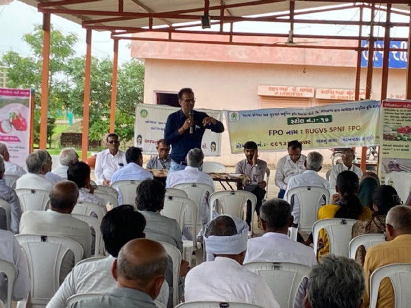 ખેડૂતોને માર્ગદર્શન આપવામાં આવ્યું