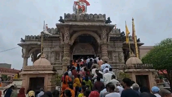 અષાઢી પૂર્ણિમાએ ઊંઝા નીજ મંદિરે મા ઉમિયાના દર્શનાર્થે ભક્તોનો ભારે ધસારો