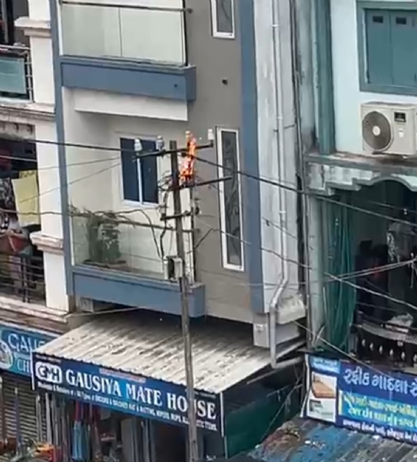 શોર્ટ સર્કિટ શોર્ટ સર્કિટ