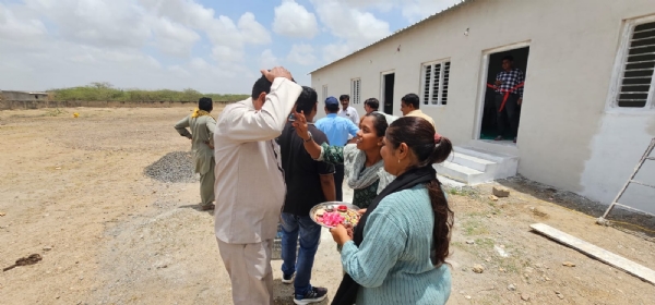 જખૌ શાળાની મુલાકાતે જીલ્લા શિક્ષણાધિકારી જખૌ શાળાની મુલાકાતે જીલ્લા શિક્ષણાધિકારી