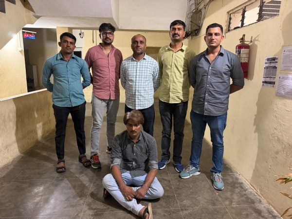 મહેસાણા LCBએ ઘરફોડ ચોરીના ગુનામાં આરોપી ઝડપ્યો, એક વર્ષ જૂનો ગુનો ડિટેક્ટ