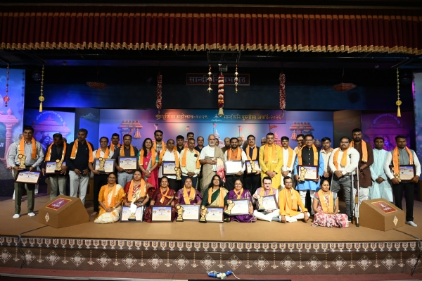 સાંદીપનિ વિદ્યાનિકે તનમાં 15મો ગુરુ ગૌરવ એવોર્ડ સમારોહ યોજાયો