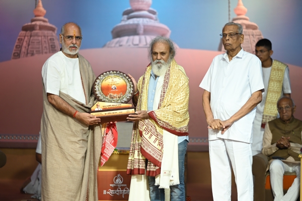 સાંદીપનિ વિદ્યાનિકે તનમાં 15મો ગુરુ ગૌરવ એવોર્ડ સમારોહ યોજાયો