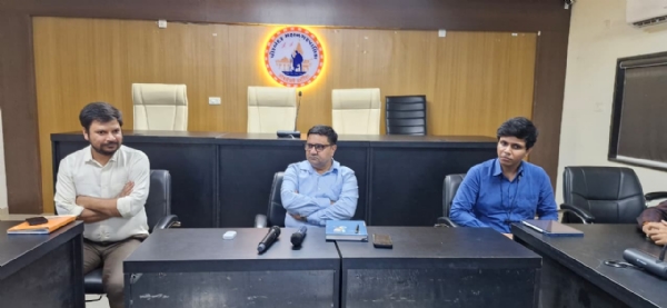પોરબંદર મહાનગરપાલિકાના નવનિયુક્ત  મ્યુનિસિપલ કમિશનરએ ચાર્જ સંભાળી શાખાઓની કામગીરીની સમીક્ષા બેઠક યોજી.