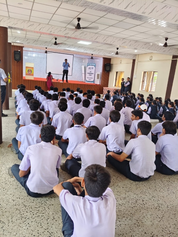 જેસીઆઈ પોરબંદર પ્લસ દ્વારા ‘Empowering Youth’ સેમિનાર યોજાયો.
