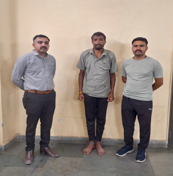 માનવ જ્યોત સંસ્થા માં પહોંચાડેલ યુવાન માનવ જ્યોત સંસ્થા માં પહોંચાડેલ યુવાન