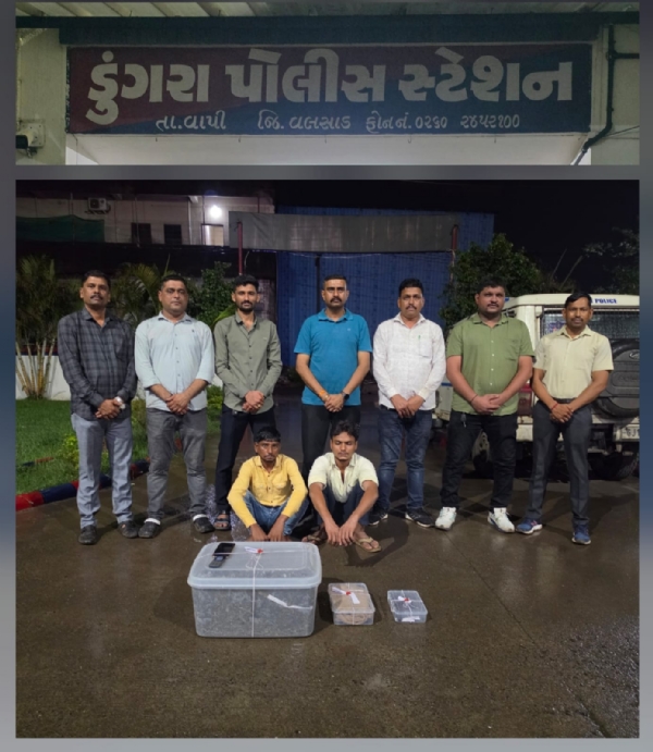 આરોપી સાથે પોલીસ ની ટીમ આરોપી સાથે પોલીસ ની ટીમ