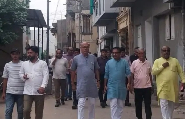 સિદ્ધપુરમાં રથયાત્રા પૂર્વે રૂટનું પાલિકા દ્વારા નિરીક્ષણ સિદ્ધપુરમાં રથયાત્રા પૂર્વે રૂટનું પાલિકા દ્વારા નિરીક્ષણ