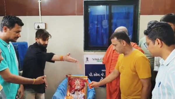 આમોદ સરકારી હોસ્પિટલમાં આયુષ્યમાન ભાવ આરોગ્ય શિબિર યોજાય હતી