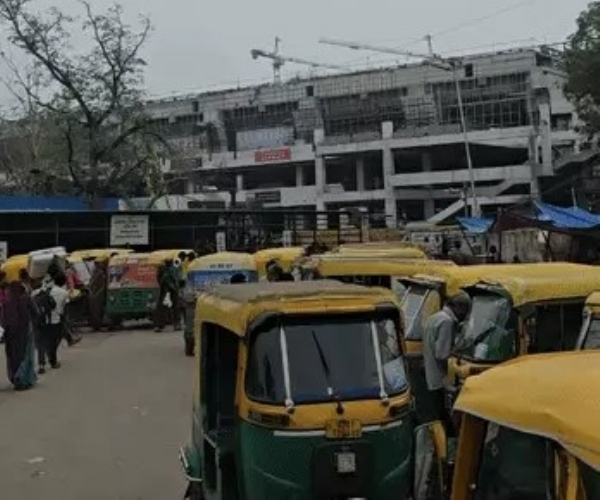 184 properties including Gurudwaras from Saraspur Railway Station towards Kalupur Bridge