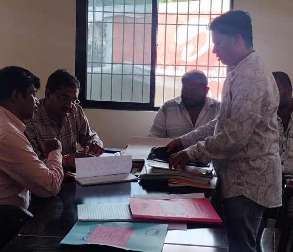 મુલાકાત લેતા કલેક્ટર